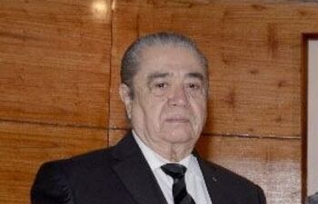 El reconocido cirujano oncológico partió a la vida eterna y sus colegas lamentan su partida. Hablamos con tres de ellos que lo conocieron y tuvieron el privilegio de compartir sus enseñanzas y amor a la medicina. Incansable, trabajaba 14 y más horas al día y le dio a la medicina pública y privada el nivel y el carisma de su personalidad. Una vida dedicada a la cirugía y a la enseñanza.