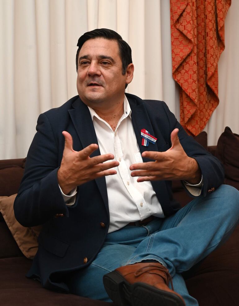 ENTREVISTA A Salyn Buzarquis Salyn BuzarquisTaruma 888 * Ubicacion en el chat