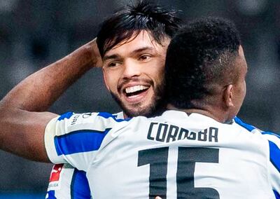 Omar Alderete (de frente) esteja un gol del Hertha Berlín.