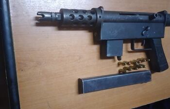 Detienen en Limpio a un hombre que asaltó con ametralladora