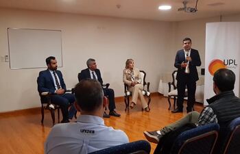 La reunión de la comitiva de la embajada de la República de la India con productores de Alto Paraná.