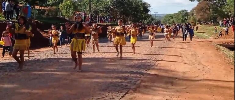 Desfile en Colonia Fortuna