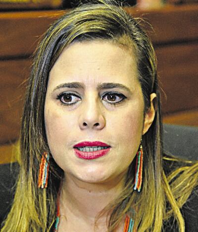 Kattya González, diputada del PEN, cree que es necesario plantear la despenalización de la calumnia y difamación.