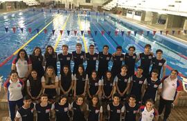 Parte de la delegación nacional de natación que viaja a Perú, para el “Suda” Juvenil.