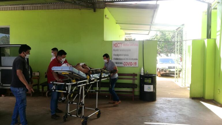 La víctima fue auxiliada hasta un centro asistencia, donde sigue internado.