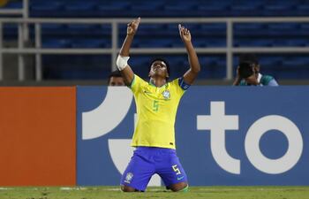 Andrey Santos, autor de uno de los tres goles de Brasil en su triunfo anoche ante Argentina.