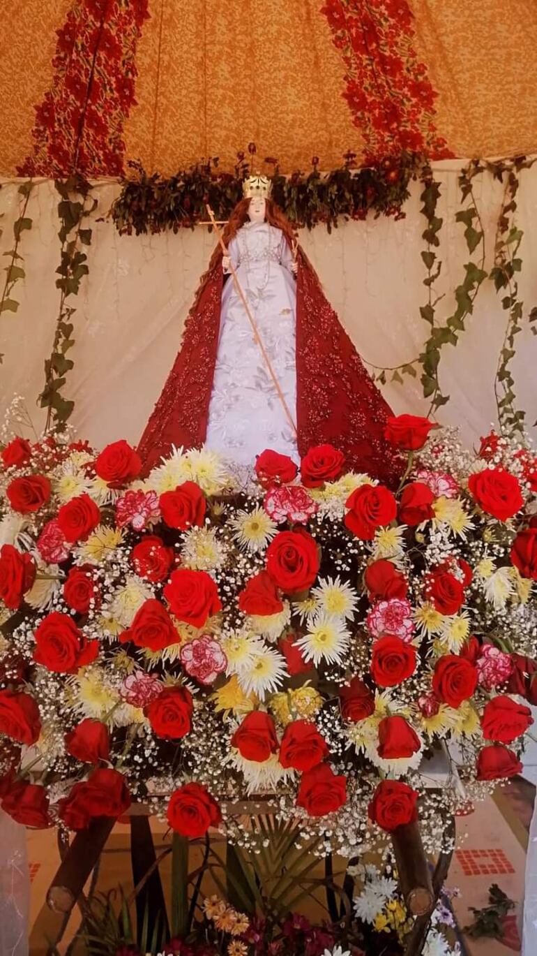 Honran a Santa Elena.