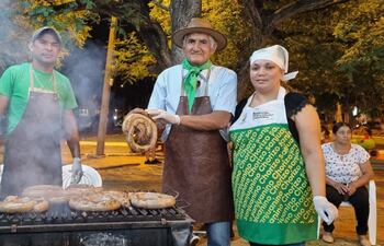 La familia Morínigo, ganadores del mejor chorizo sanjuanino de la XXI edición del festival 2022.