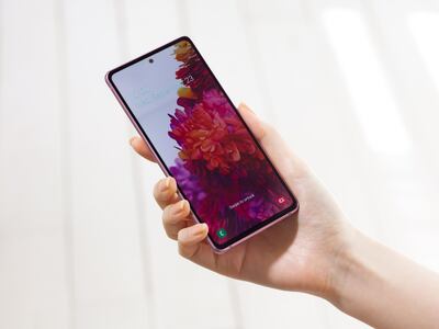 Ya está en nuestro país, el nuevo Galaxy S20 FE (Fan Edition) de Samsung.