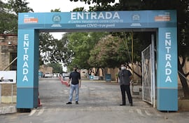 Sin filas en el vacunatorio en la Facultad de derecho UNA de Trinidad.