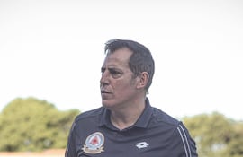 Miguel Zahzú (56 años), entrenador de Resistencia.