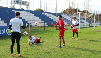 El plantel de futbolistas de club 12 de Octubre de Itauguá  es objeto de los polémicos análisis.