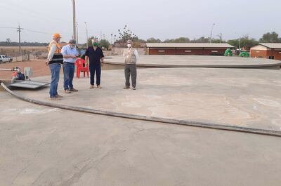 El ministro Arnoldo Wiens y el presidente de Essap, Natalicio Chase, participaron de la verificación de los reservorios centrales de Loma Plata.