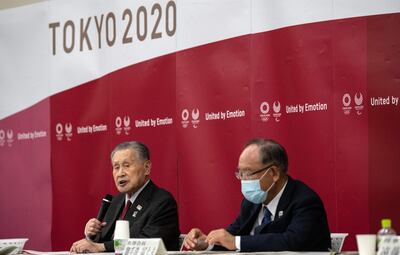 El presidente del comité organizador, Yoshiro Mori (i), habla durante la sesión de los ejecutivos de Tokio 2020, celebrada ayer. Estos serían los Juegos de verano más caros de la historia. AFP