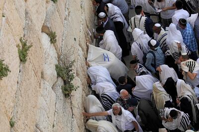 Miles asisten a la bendición de sacerdotal por la Pascua judía (Pésaj). (AFP)