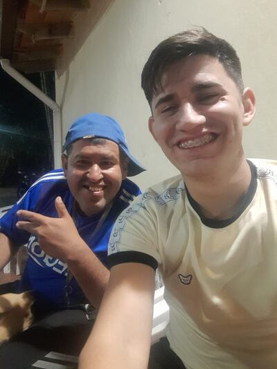 Fernando David Florentín (izq), no vuelve a su casa desde el viernes pasado. Su padre pide ayuda para encontrarlo