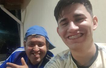 Fernando David Florentín (izq), no vuelve a su casa desde el viernes pasado. Su padre pide ayuda para encontrarlo
