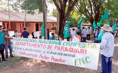 Si en una semana no reciben respuestas, los campesinos van a endurecer sus medidas de fuerza, advirtieron ayer.