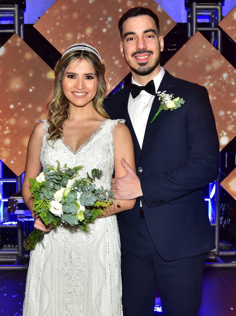 Enamorados y felices Ana Cecilia y Fernando Daniel.