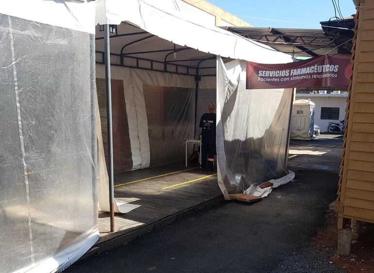 Carpas del hospital de Barrio Obrero