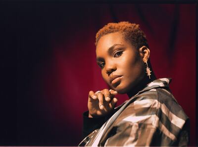 La británica Arlo Parks es una de las nominadas al Grammy como artista revelación. La artista busca que su álbum "Collapsed in Sunbeams" sea un "espacio seguro" para el público.