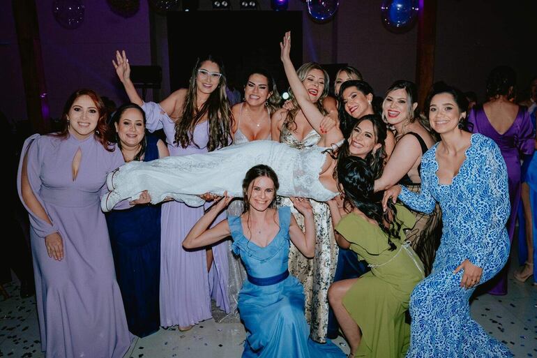 La divertida fiesta fue en el Club Internacional de Tenis.