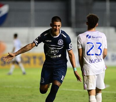 Pablo Palacios le dio la victoria a Resistencia en el minuto 90'.