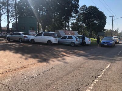 En el autovac de la 3ª División de Infantería de Ciudad del Este ya hay fila de automovilistas para la vacunación de mañana.