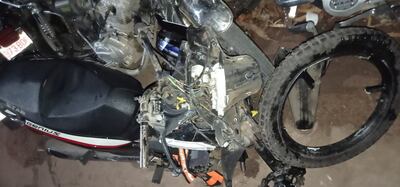 Así quedó la motocicleta implicada en el choque.
