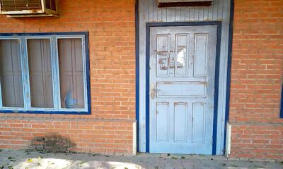 La  puerta de la oficina regional del IPS en el Chaco   permanentemente  está cerrada, según las quejas de los asegurados.