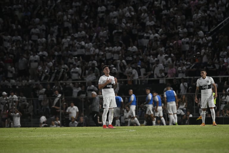 Guillermo Paiva marcó un golazo en la victoria de Olimpia sobre General Caballero JLM.