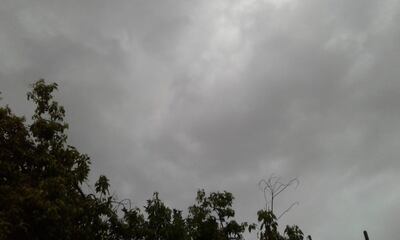 El cielo permanecerá mayormente nublado durante el fin de semana.