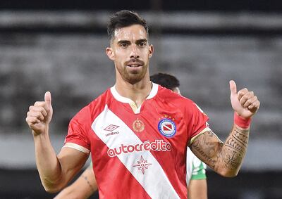 Gabriel Ávalos le dio ayer el triunfo a Argentinos con un doblete