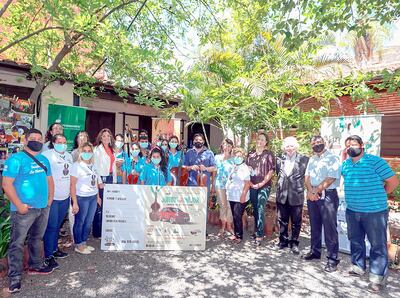 Representantes de Sonidos de la Tierra durante el lanzamiento.