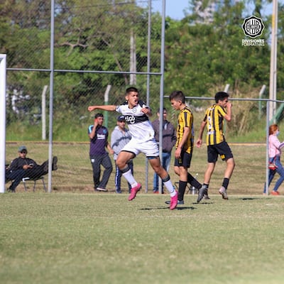 Olimpia sigue invicto en la categoría y con puntaje perfecto.