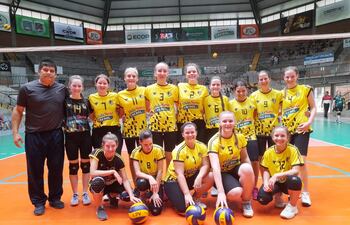 Las competiciones de vóley incluyen equipos femeninos y masculinos, en la imagen el equipo de Lolita.