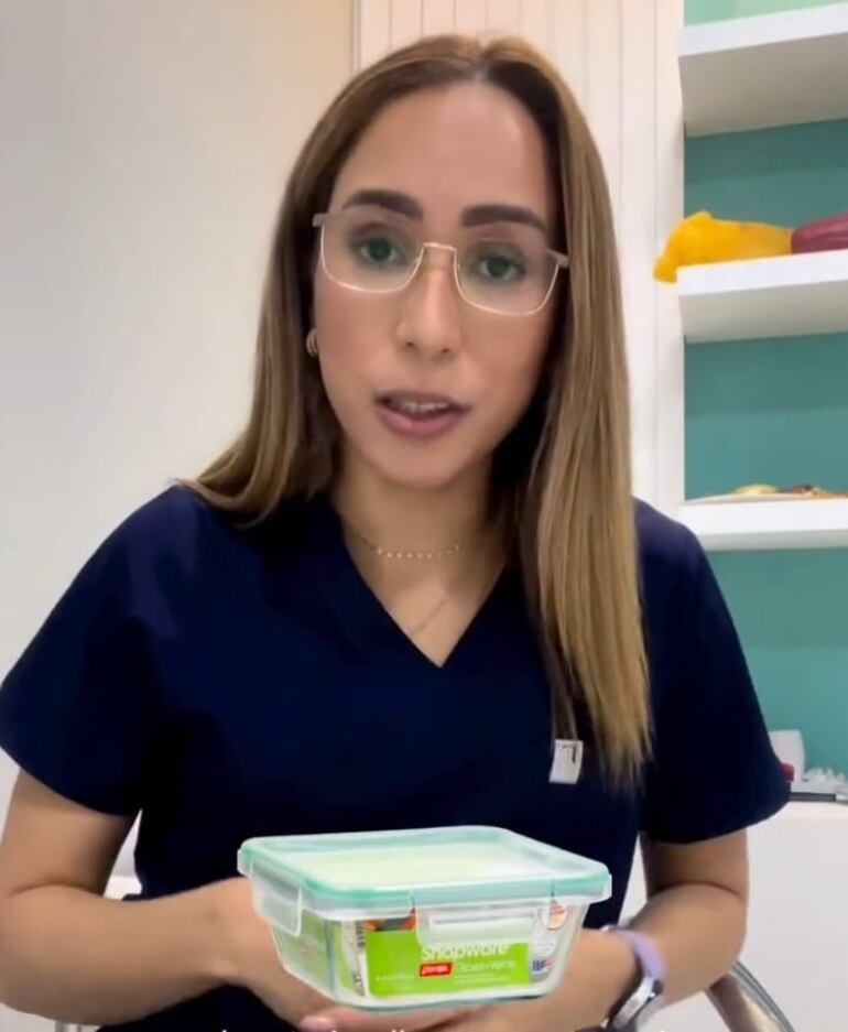 La nutricionista Pali Acosta aconseja llevar recipientes con snacks saludables para consumir durante el viaje. (Instagram/Paloma Acosta)