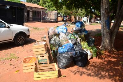 La junta municipal de la ciudad de San Antonio podría rechazar mañana la tercerización de la recolección de basura en la zona.
