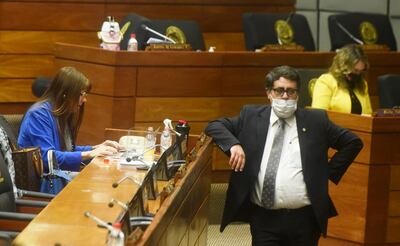 El diputado Mineur quería destituir al intendente.