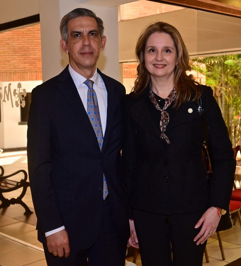 Javier Morán y Mirtha Rozzano de Morán.