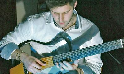 El guitarrista Vito Krüger participará hoy de la Libroferia Encarnación, con el concierto virtual de presentación de su disco “Sin apuro”.