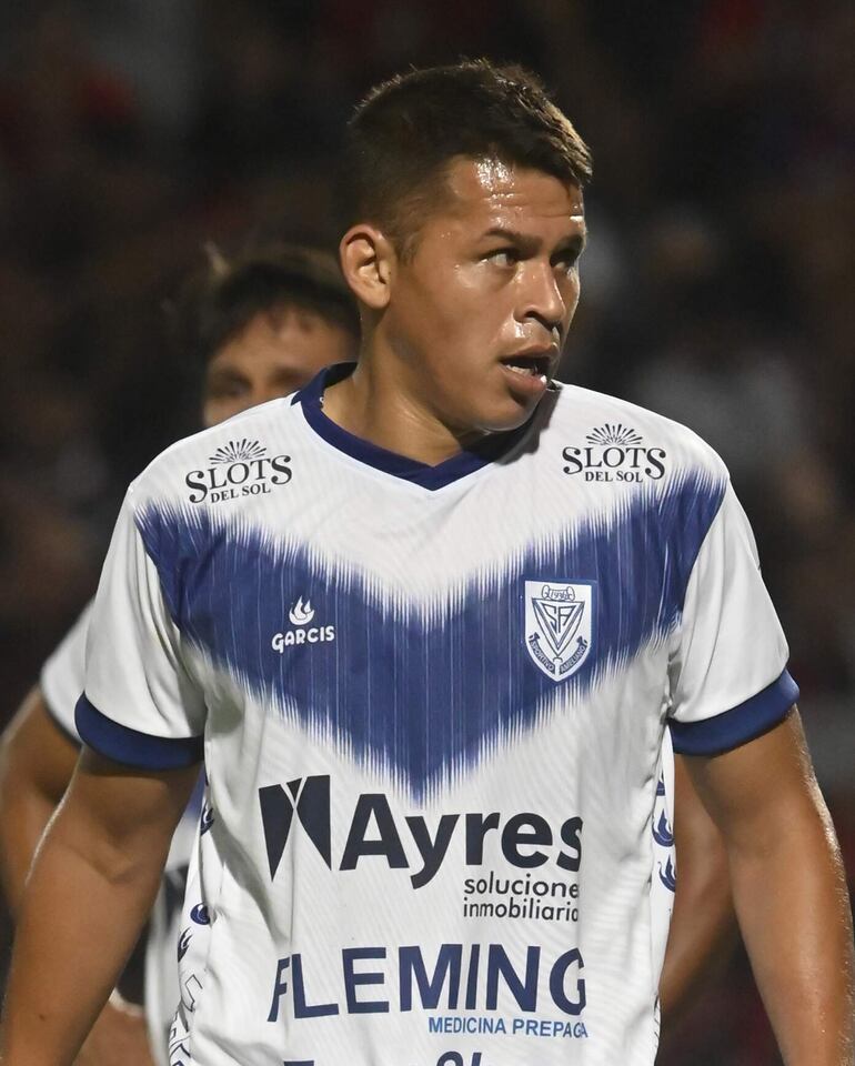 Walter Cabrera Cañiza (32), zaguero central de Ameliano.