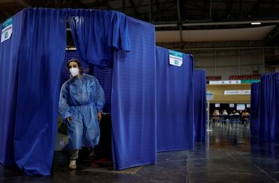 El Gobierno francés alerta de una situación  “extremadamente preocupante”: cada más jóvenes ingresan a UTI.