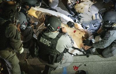 Un hombre, partidario del presidente Donald Trump, fue baleado en una de las turbas.