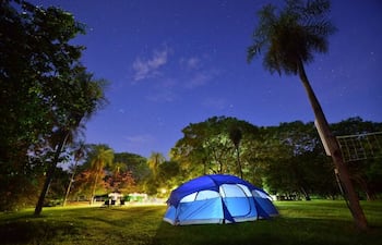 Una imagen nocturna del predio de la Granja ecológica Altelieve.