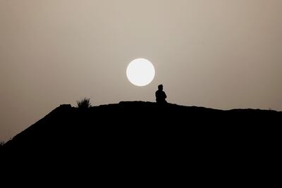 Puesta del sol en el Morro (Puerto Rico), envuelto en polvo del Sahara, un evento que no sucedía con tal intensidad desde hace 50 años y que ha llevado a las autoridades a catalogar el aire de "muy insano" ya que las concentraciones de arena son "altas".
