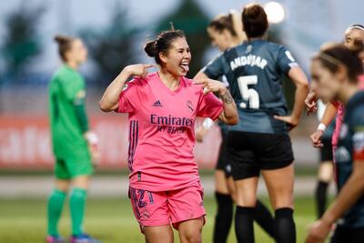 Jessica Martínez festejando el primer gol que anotó para el Real Madrid.