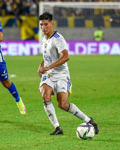 Aarón Nicolás Molinas, nacido el 2 de agosto en Lomas del Mirador, Argentina.