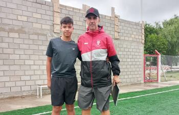 Jorge Quintana (i), la joven promesa que jugará en Huracán.