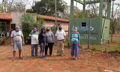 Vecinos de la Villa Don Bosco II que se asentaron en una propiedad donada por la familia Zanardini de Italia. Hoy temen perder tres hectáreas que el inspector de los salesianos quiere convertirlas en plata.